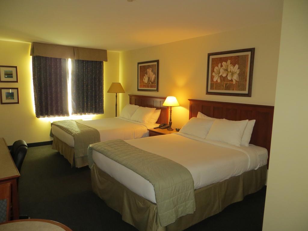 Hotel St-Bernard Saint-Bernard-de-Lacolle Oda fotoğraf