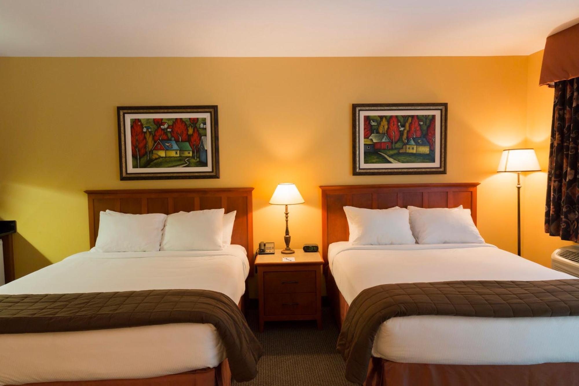 Hotel St-Bernard Saint-Bernard-de-Lacolle Dış mekan fotoğraf