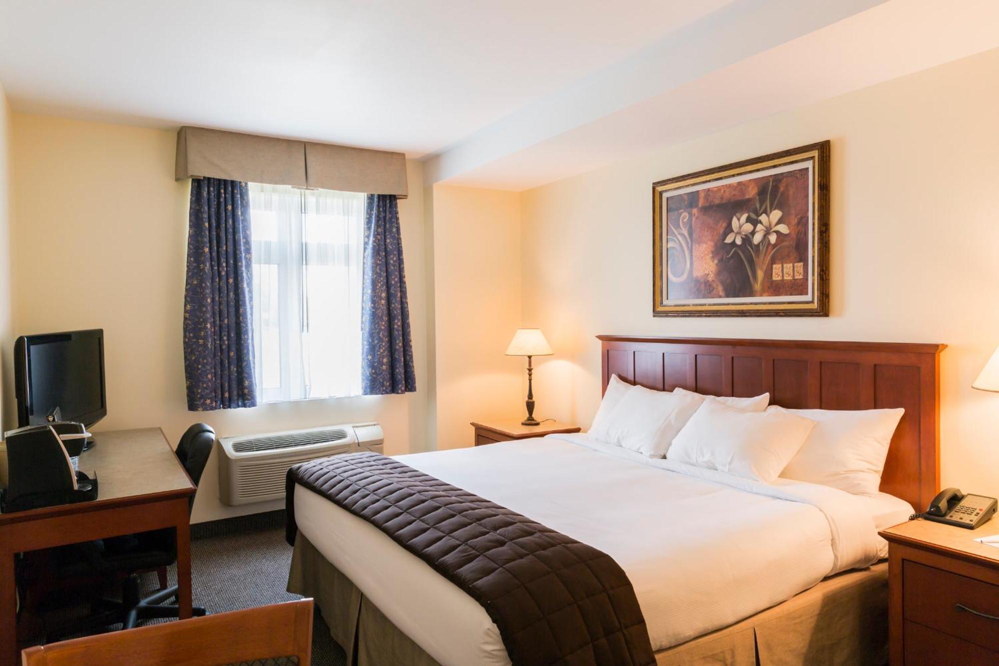 Hotel St-Bernard Saint-Bernard-de-Lacolle Dış mekan fotoğraf